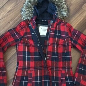 Vintage Abercrombie & Fitch Women's Red Plaid Hooded Coat with Faux Fur Trim